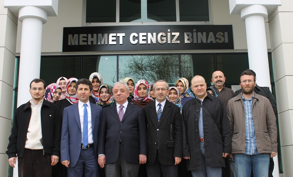 Mehmet Cengiz’in ismi İlahiyat Fakültesi’ne verildi