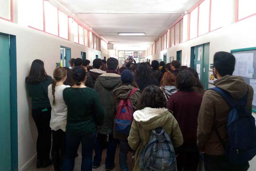 Ege Üniversitesi'nde İhraç Edilen Akademisyenler Odalarını Yalnız Boşaltmadı