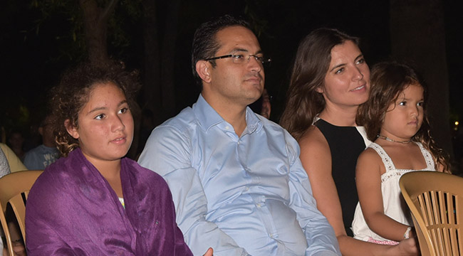 Bornova Belediyesi Açık Havada Sinema Keyfi Yaşatıyor