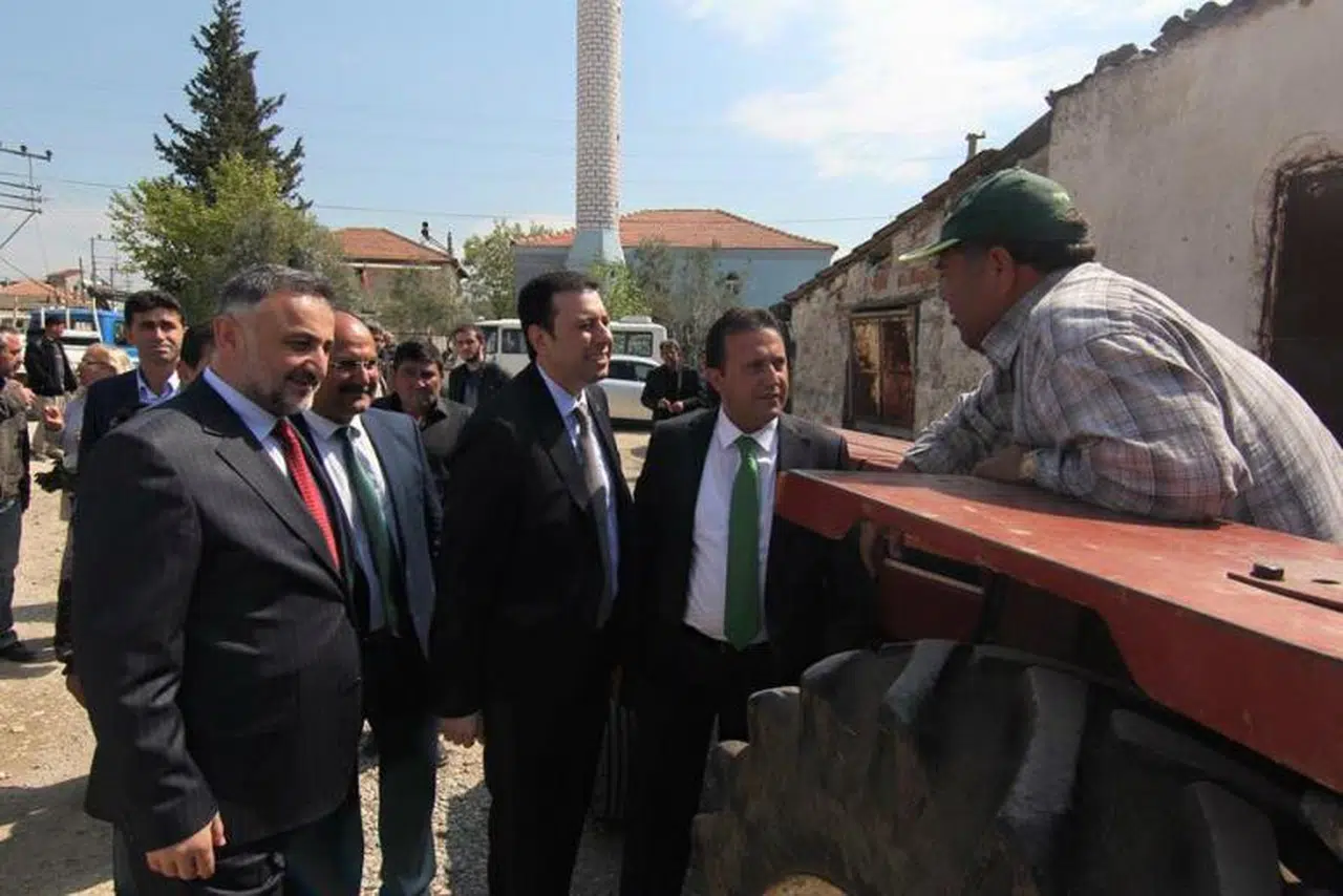 ATİLLA KAYA’DAN MENDERES VE GAZİEMİR İLÇELERİNE ZİYARET