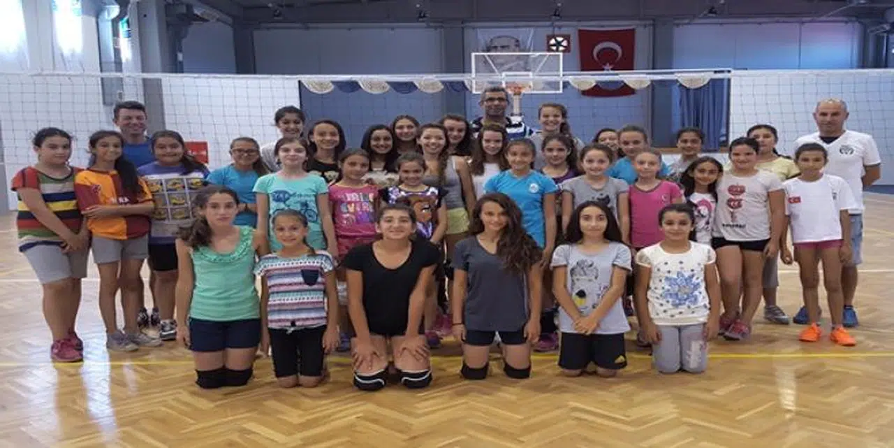 FOÇALI GENÇLER, SPOR MEVSİMİNİ YAŞIYOR
