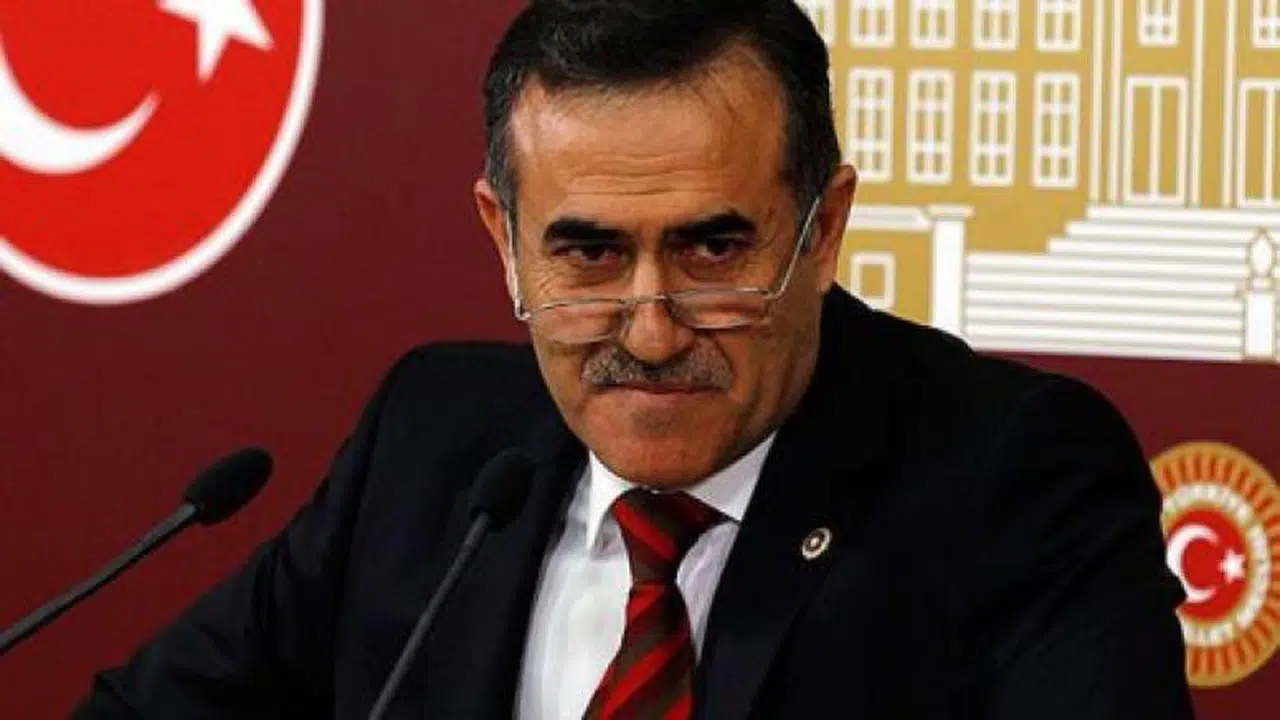 CHP'DE FLAŞ İSTİFA
