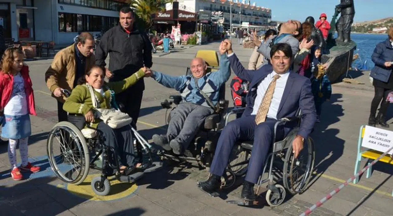 FOÇA, ENGELİN FARKINDA !
