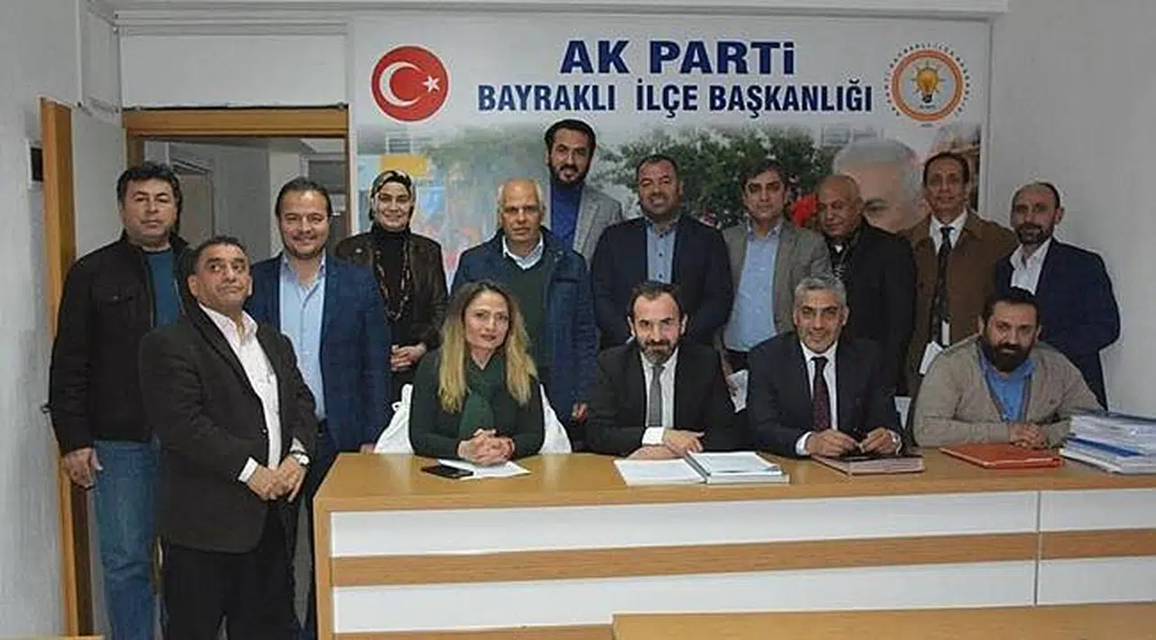 AK Parti Bayraklı'dan Şehit Polise Son Görev