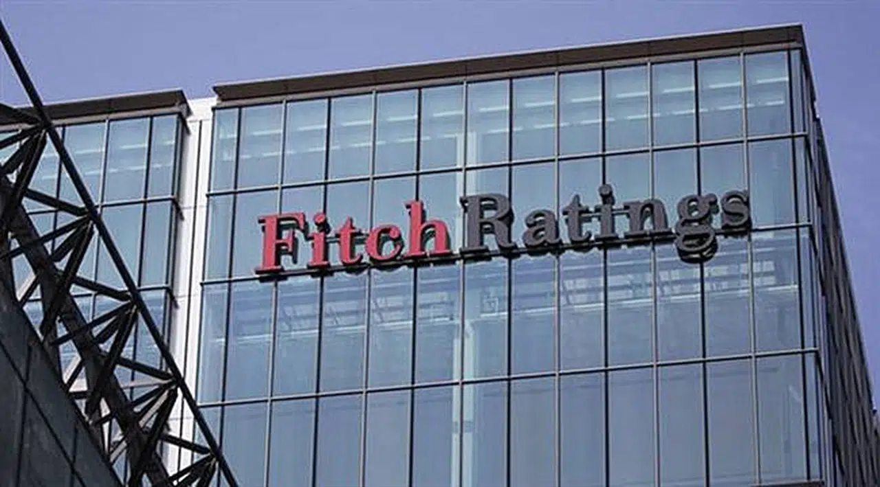 Fitch Türkiye'nin Kredi Notunu Düşürdü