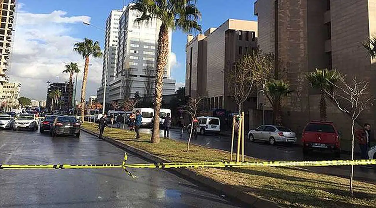 İzmir Adliyesi Teröristinin Ailesinden Flaş Karar