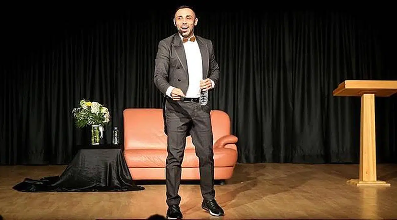 Umut Oğuz 'Mıknatıs'la Buca’yı Kahkahaya Boğdu