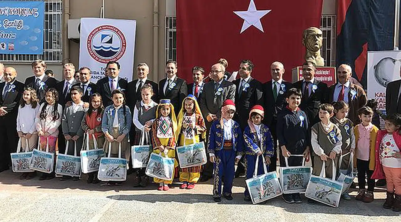 1.500 Öğrenciye Balık-Ekmek Ziyafeti