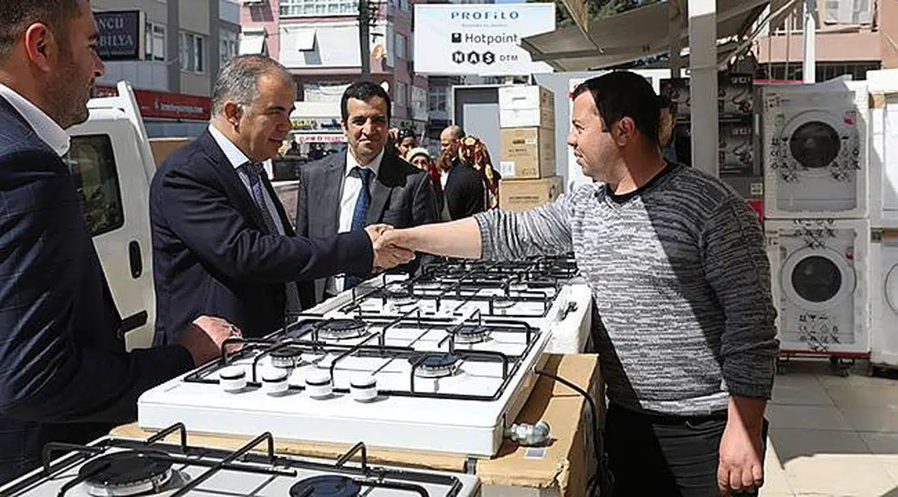 AK Parti'li Delican Esnafla Bir Araya Geldi