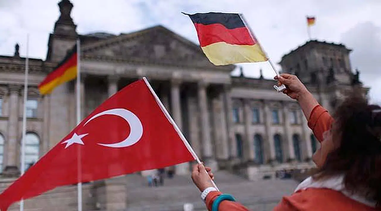 Alman Makamlarından MİT’in Verdiği Listedeki Türklere Uyarı
