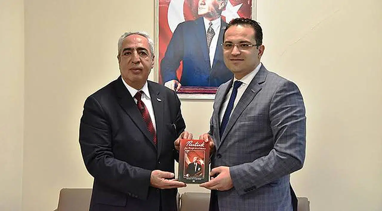 Bornova’da Nutuk Dağıtımı Devam Ediyor