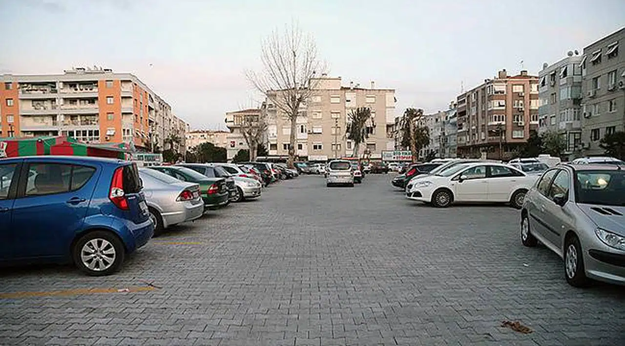 Bostanlı’ya Nefes Aldıran Otopark