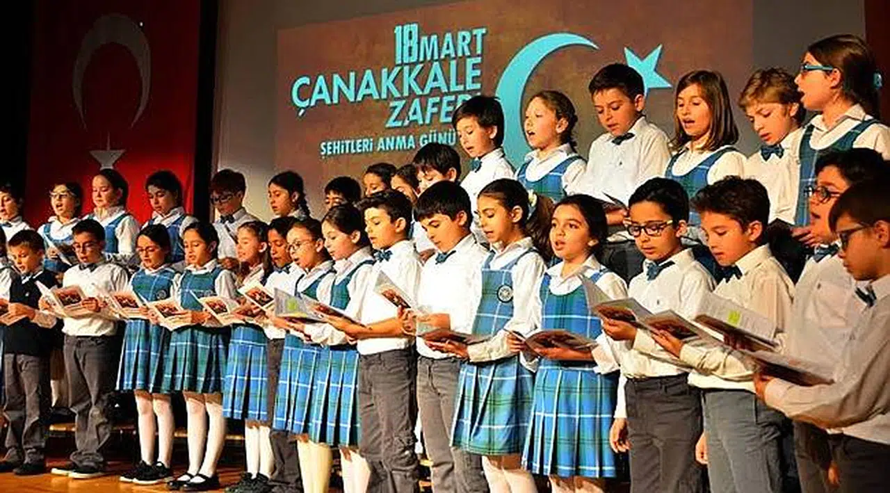 Duygulandıran Tören