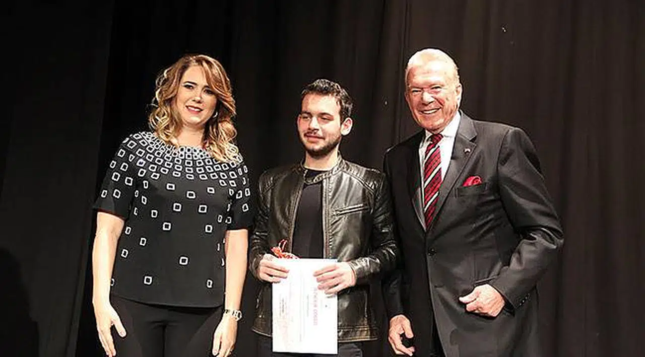 Genç Ressamlar Eserleriyle İzmir’i Anlattı