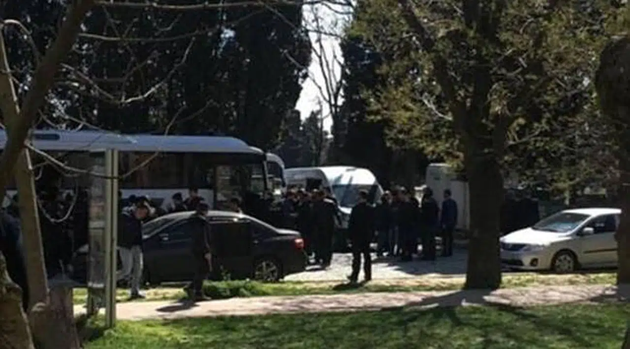 'HAYIR' Diyerek Bisiklet Sürmek İsteyen öğrencilere Kelepçeyle Gözaltı