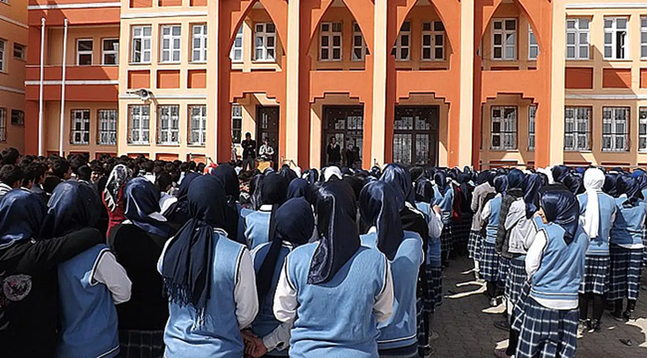 Kahraman: Türkiye'yi İmam Hatipler Kurtardı
