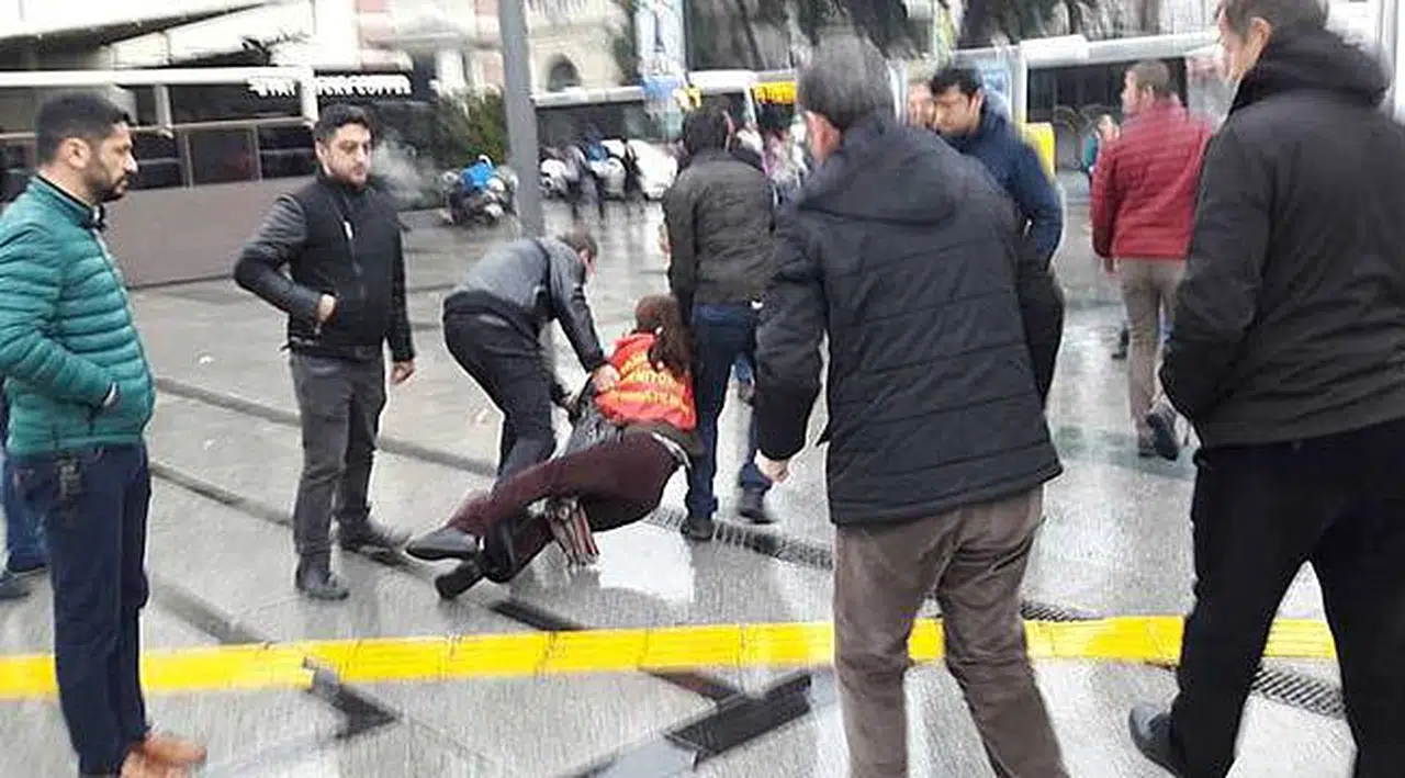 Şişli’de ‘Evet’çiler, Hollandalı Sandıkları Norveçli Gazeteciye Saldırdı