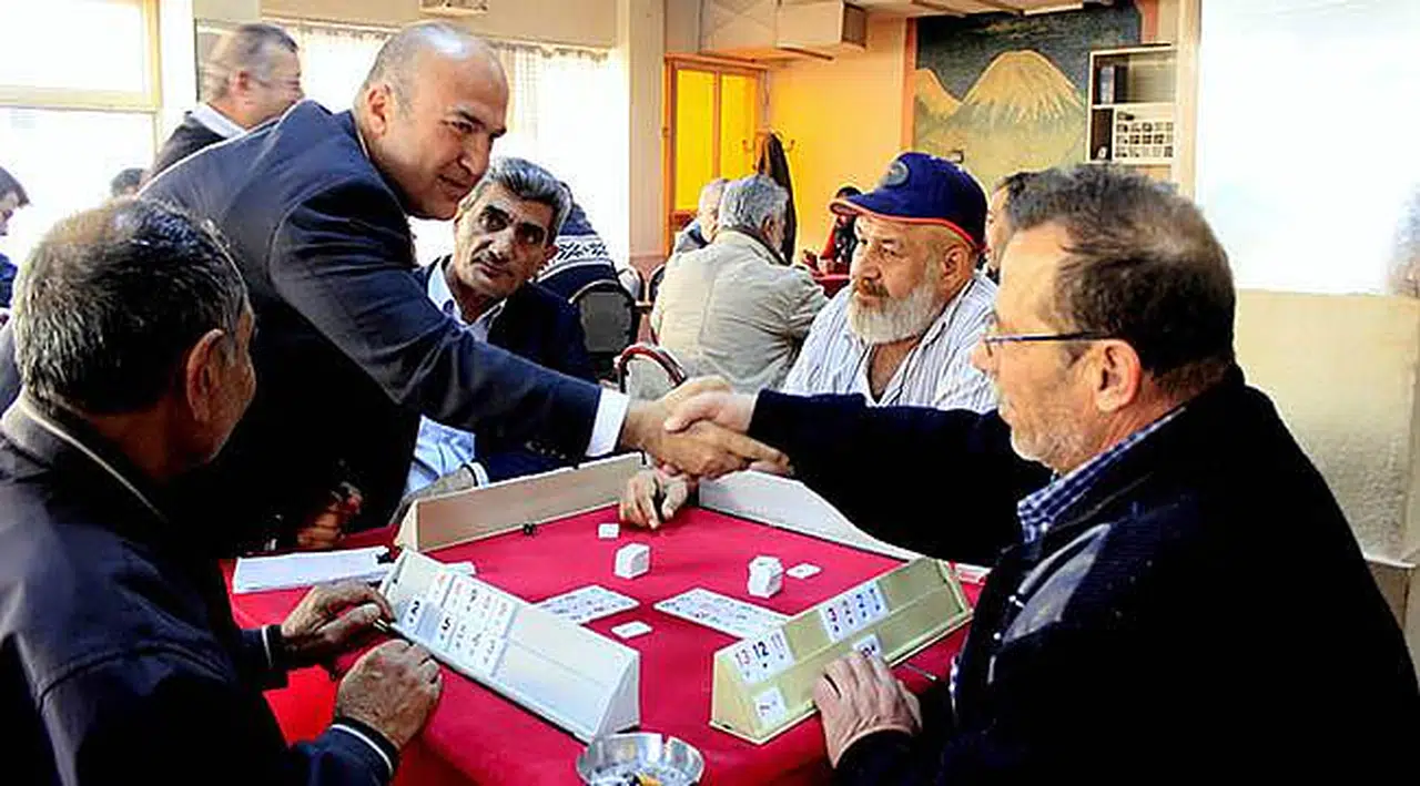 Bakan ve Ekibinden Karabağlar Çıkartması!