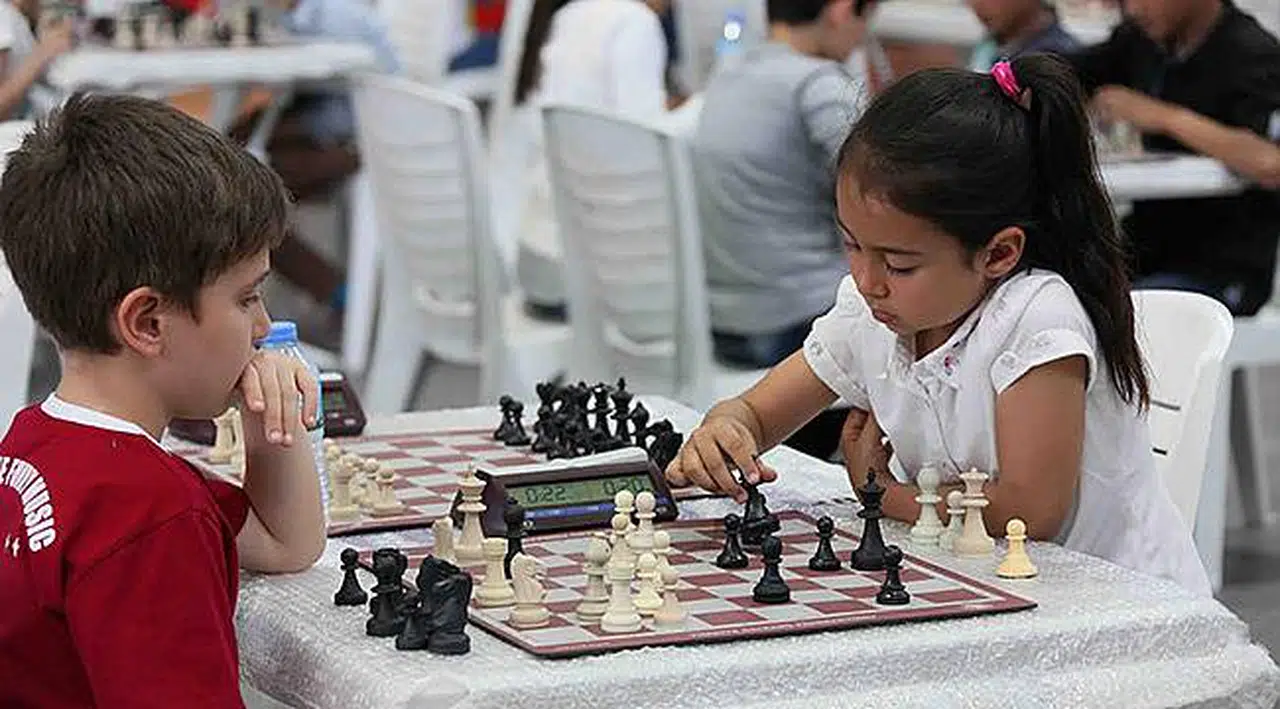 Bayraklı Satrançta İzmir'in Lideri