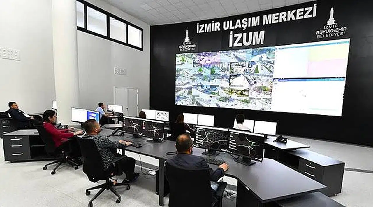 İzmir Trafiği '3 Bin Akıllı Cihazla' Yönetilecek