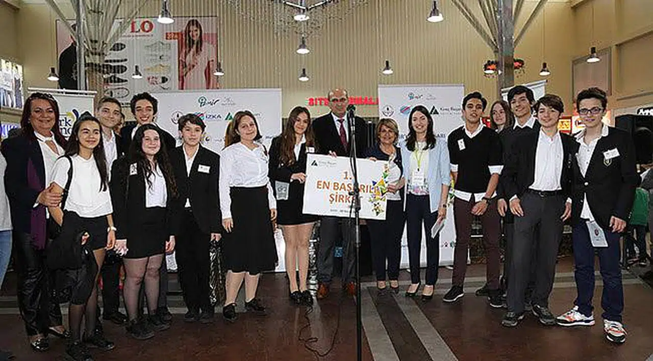 Liseli Girişimciler İş Fikirlerini Yarıştırdı!