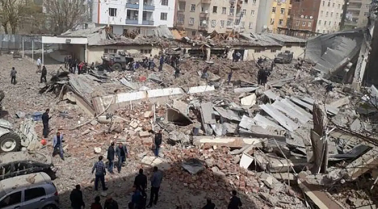 Mete Yarar: Diyarbakır'daki Patlamanın Tuzaklamayla Olduğu İfade Ediliyor