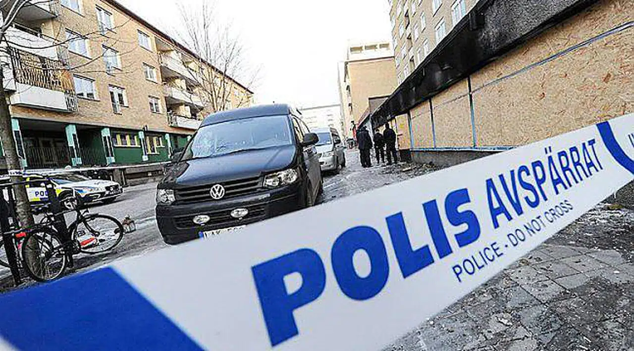 Stockholm'de Yayaların Üzerine Kamyon Sürüldü: 3 ölü
