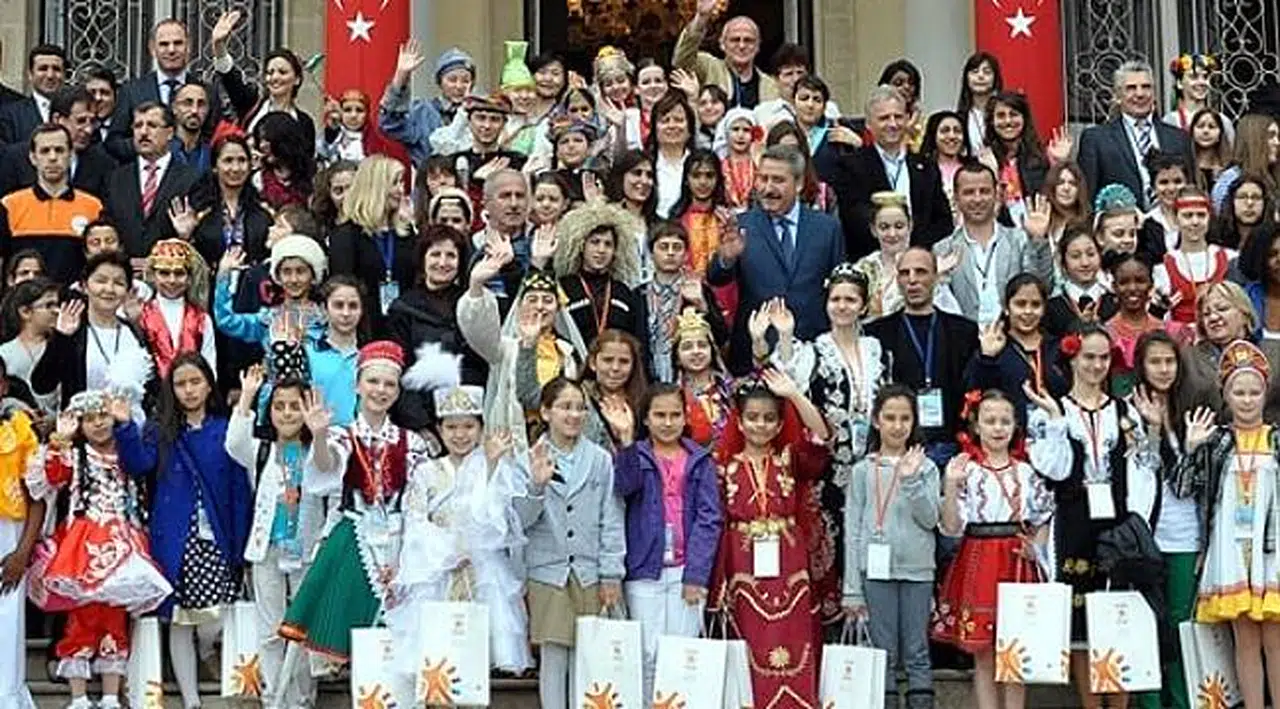 TRT'nin Uluslararası 23 Nisan Şenliği'ne katılan ülke sayısı 65'ten 26'ya geriledi!