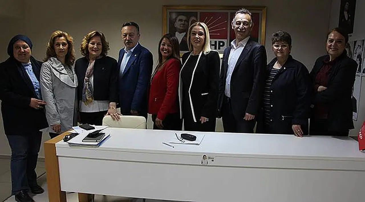 Türkiye Geneli Oy Oranı %56.4 Hayır, %43.6 Evet