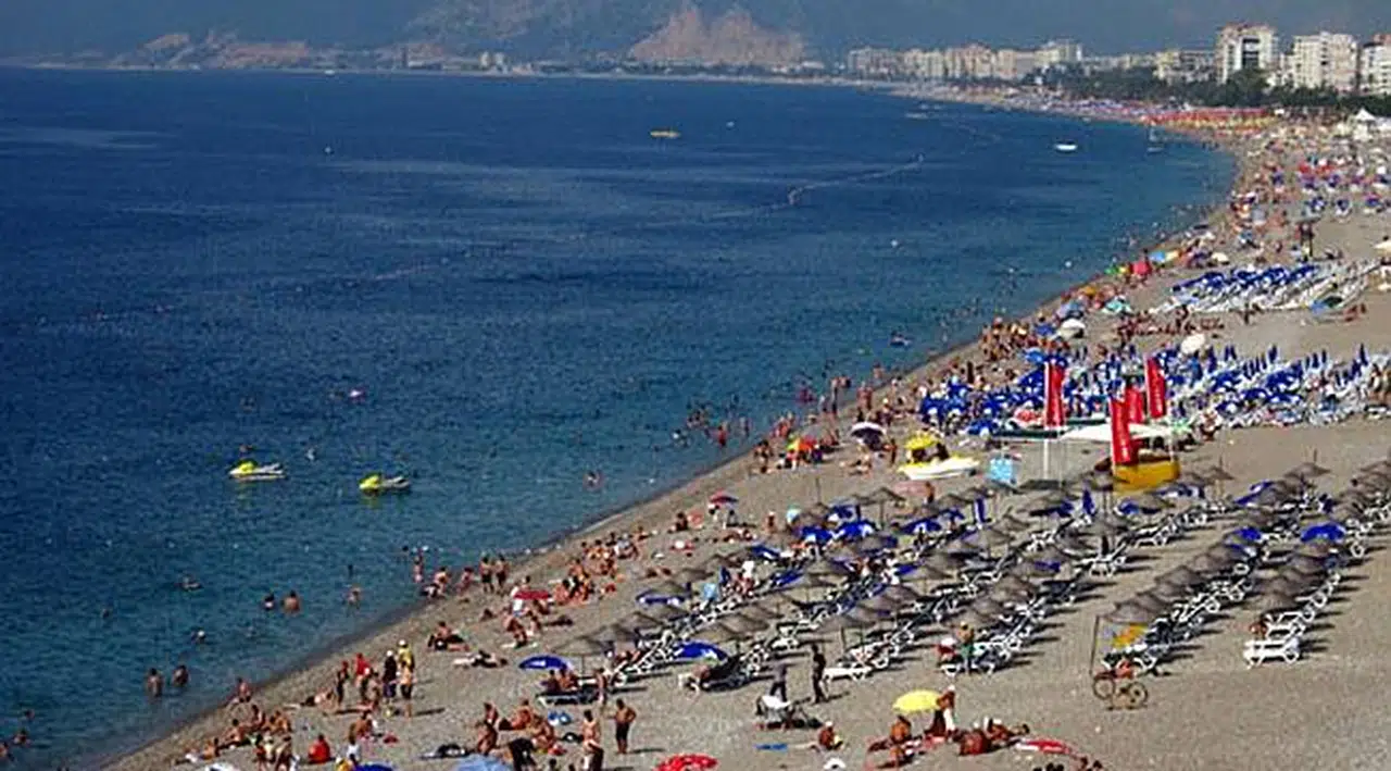 2016'da Turist Sayısı 10 Milyon Azaldı