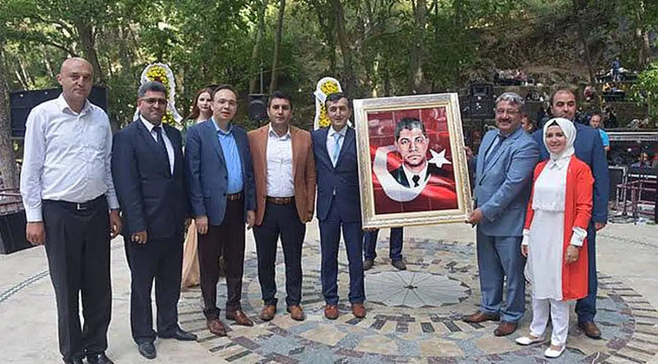 Arif Uğurlu'dan Anlamlı Hediye