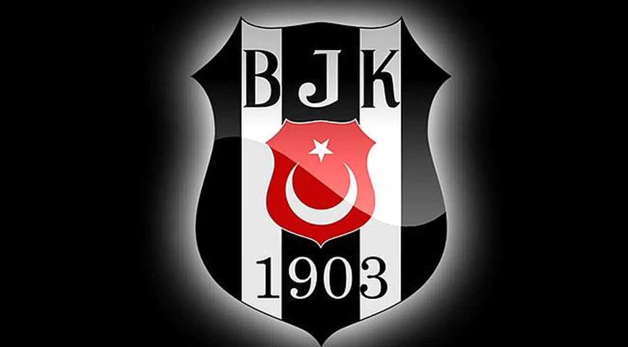 Beşiktaş'ın Şampiyonluk Kutlamasında 2 Kişinin Bacakları Kırıldı