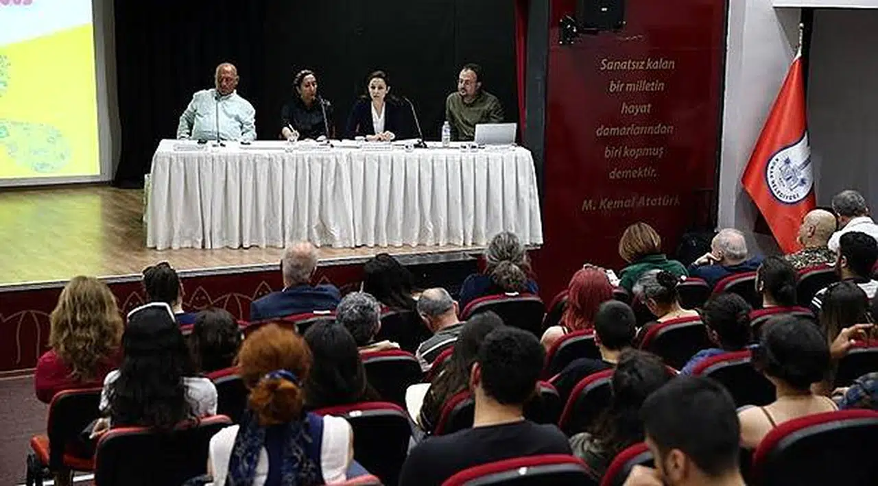 Felsefe Günleri’ne İzmirlilerden Yoğun İlgi