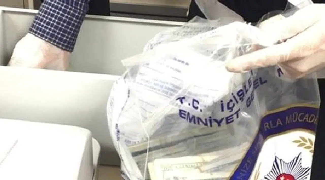 FETÖ'nün Gizli Kasasından Servet Çıktı