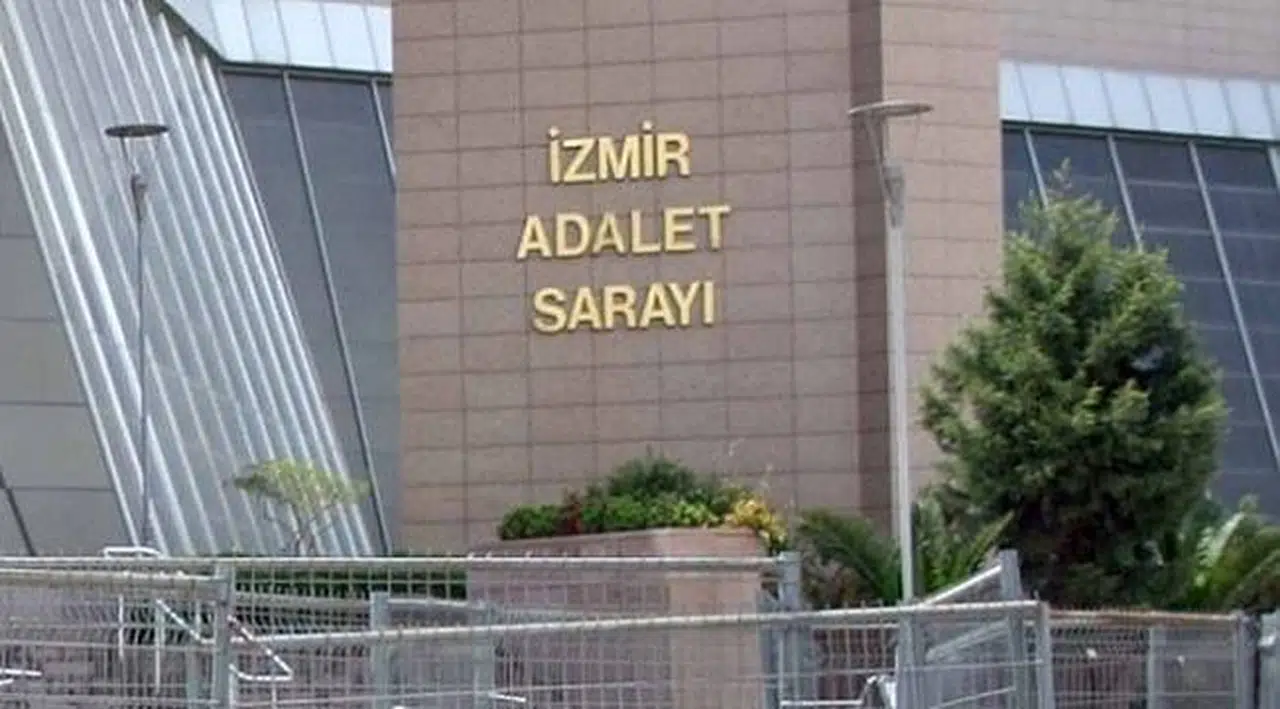 İzmir Adliyesi'nde Sahte Savcı Yakalandı