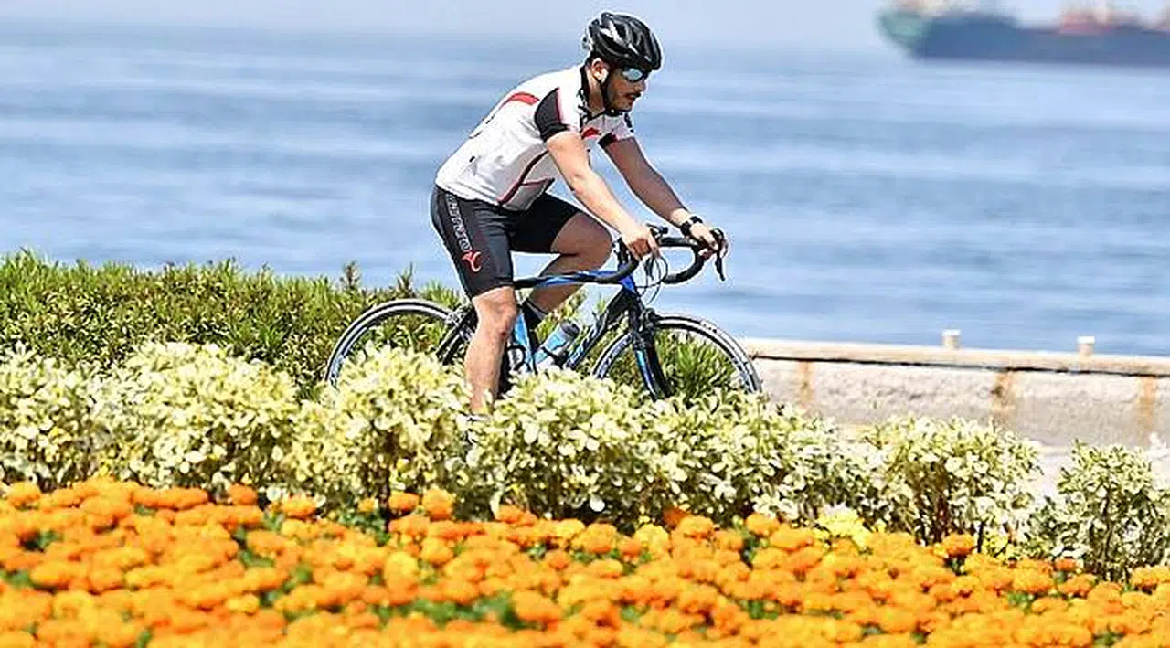 İzmirli Bisikletçiler Avrupa’da Zirveyi Zorluyor