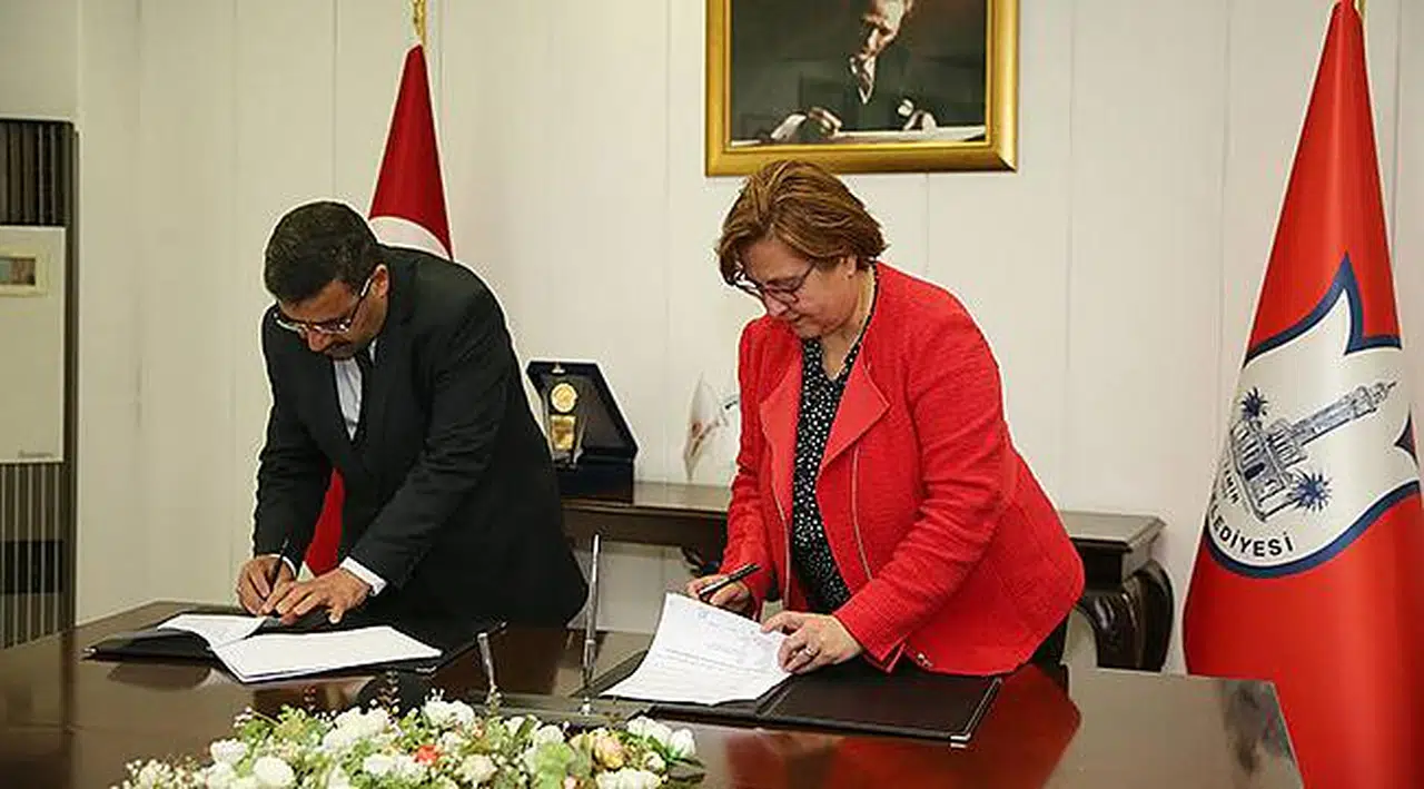 Tarihi Kurtaran İmza