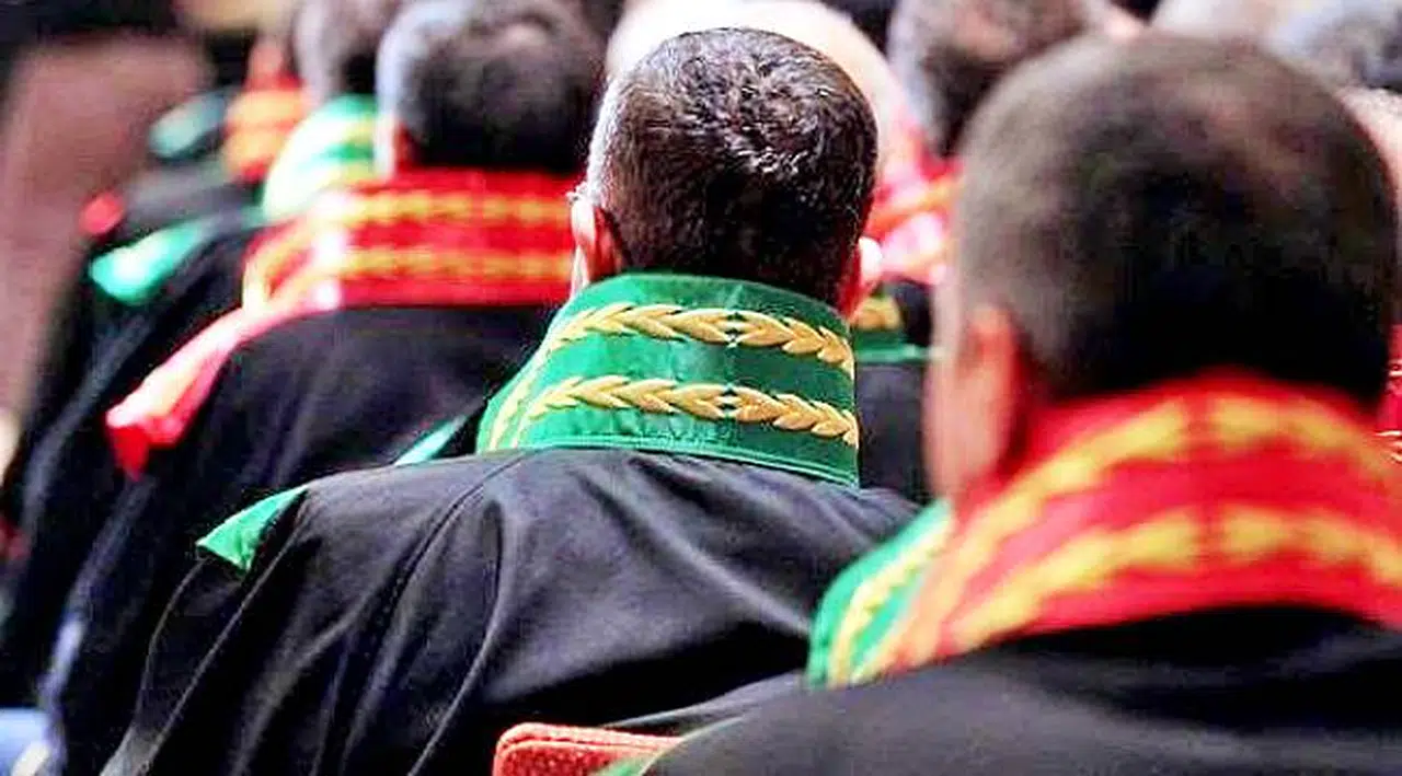 780 hakim ve savcının görev yeri değişti!