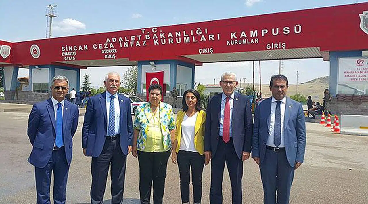 'Adalet İçin Tahliye ve İşe İade İstiyoruz'