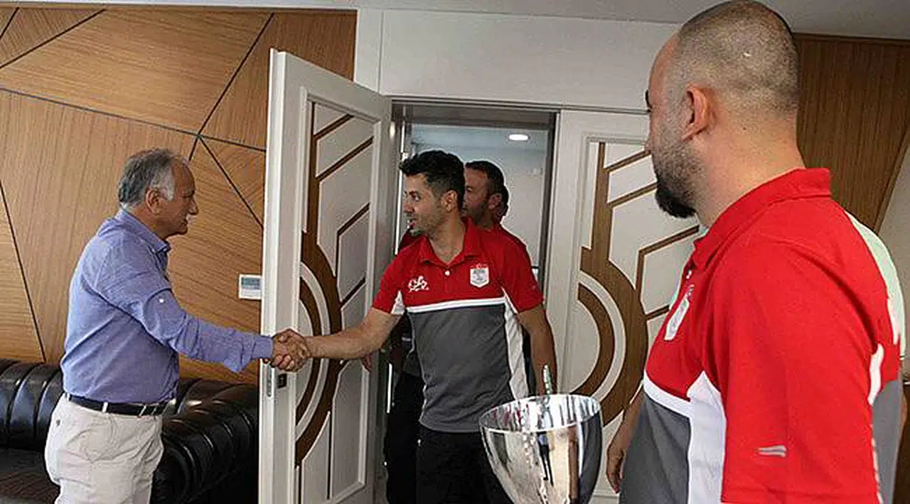 Bayraklı Sporda Başarıya Doymuyor