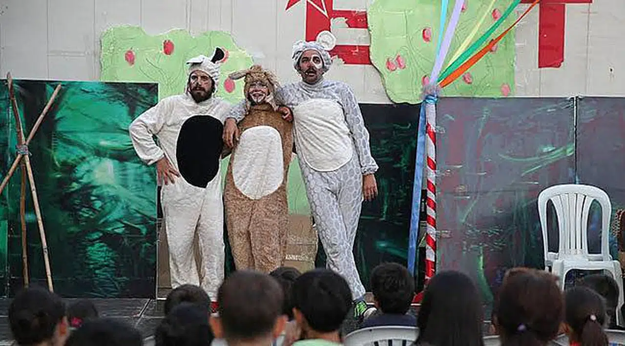 Buca’da Tiyatro Aşkı Çadırdan Sokaklara Taşacak