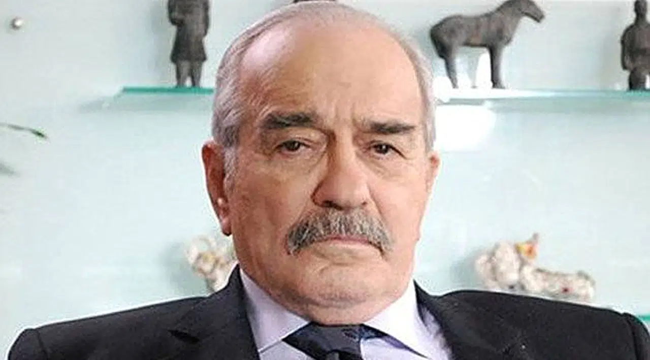 Fikret Hakan Hayatını Kaybetti