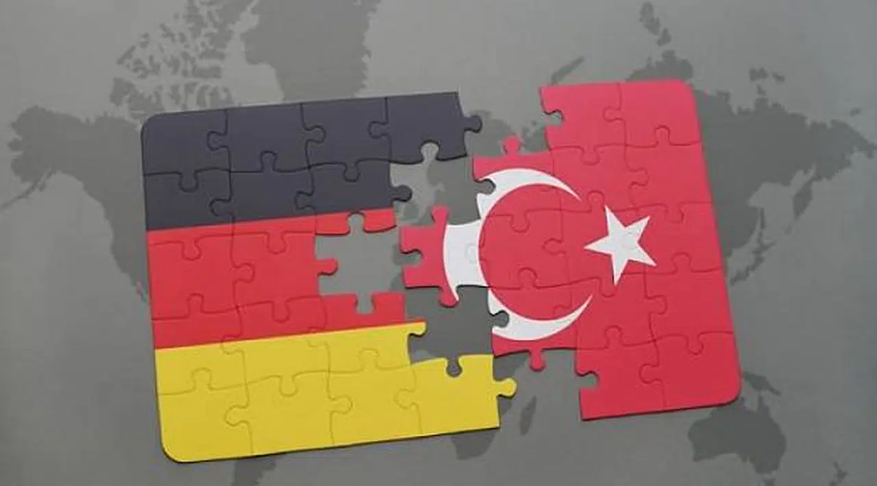 Almanya'dan Flaş Türkiye Açıklaması: 2 Kişi Gözaltına Alındı