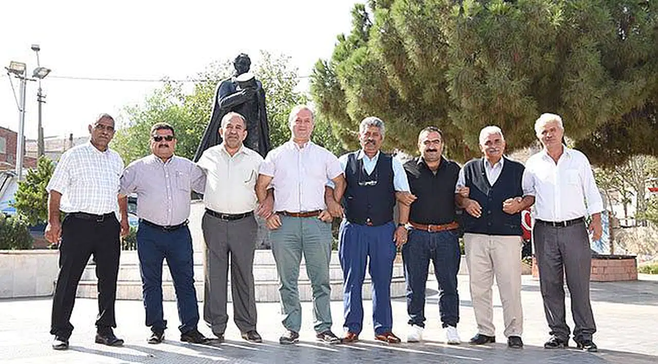 Bornovalı Muhtarlar Bölünmeye Karşı Çıktı