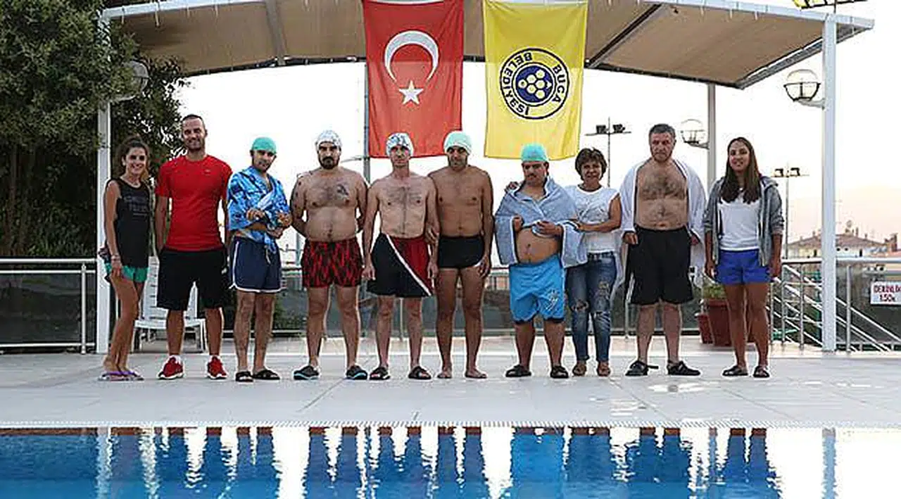 Engelleri Kulaç Atarak Aşıyorlar