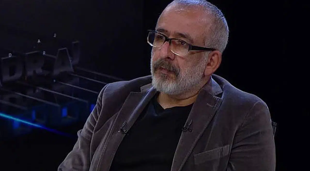 Yandaş Gazetedeki Kavga Kontrollü Darbe Düzeyine Yükseldi!