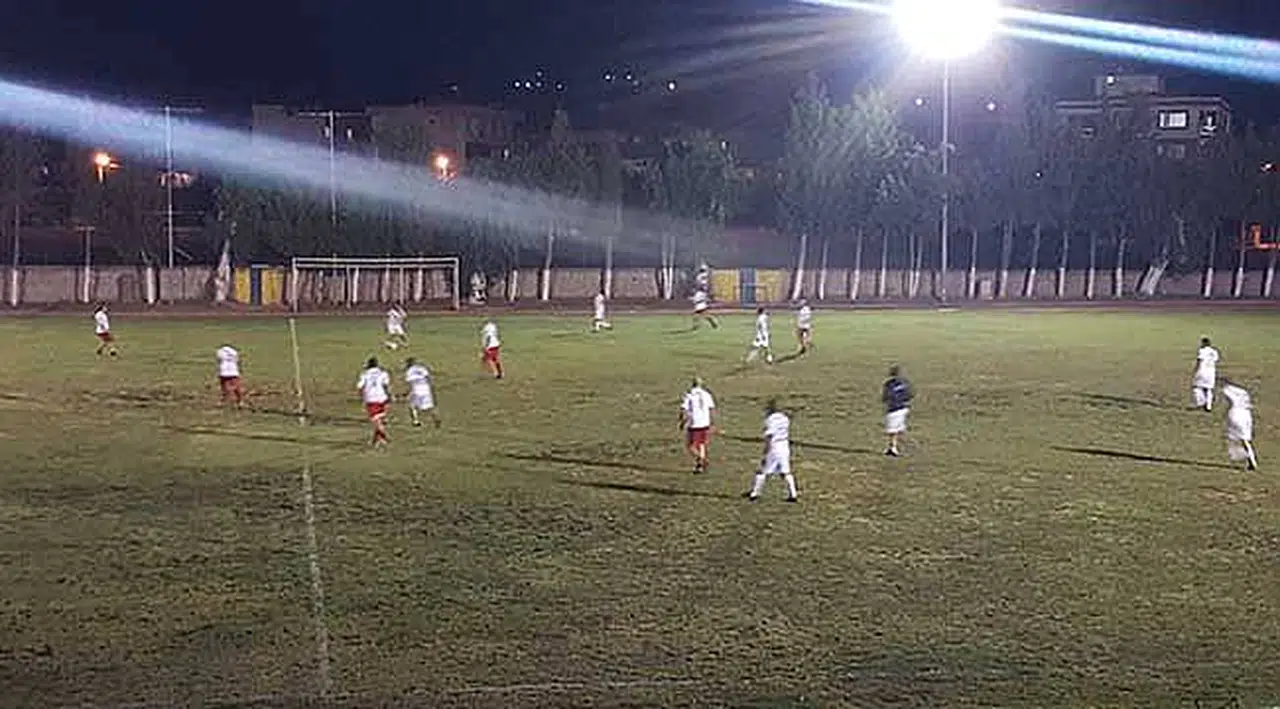 699 TL Fatura Geldi Karanlıkta Futbol Oynayın 