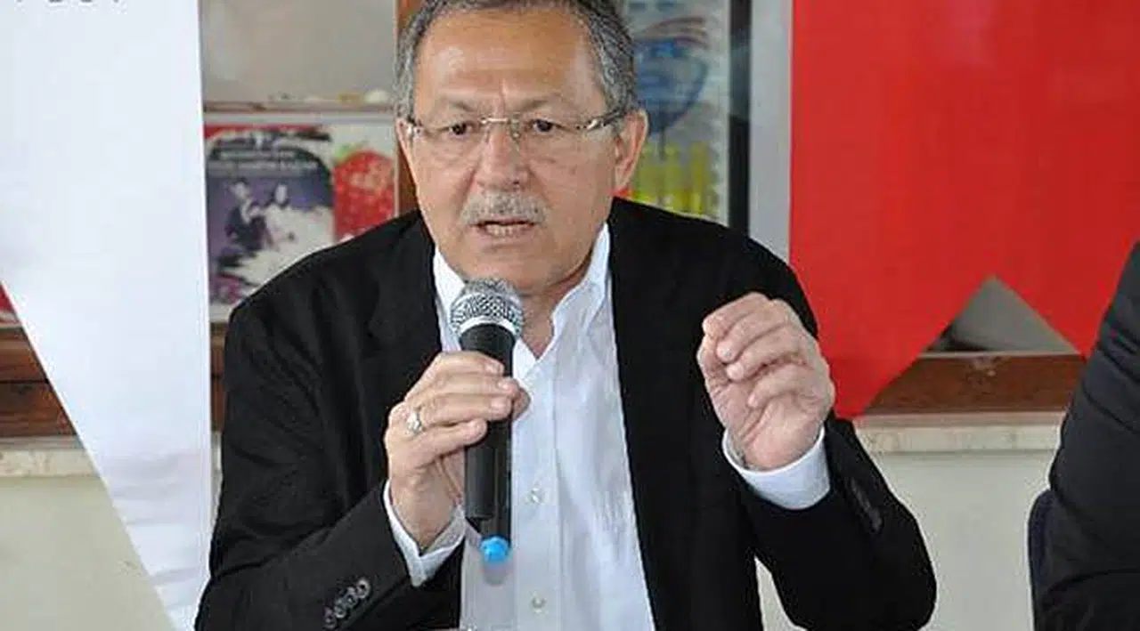 Balıkesir Belediye Başkanı Edip Uğur İstifa Etti
