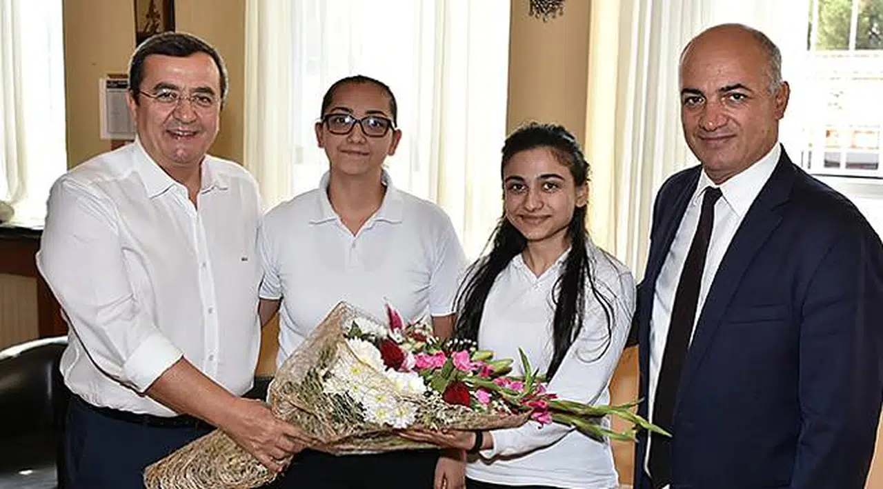 Başkan Batur Okulları Gezdi