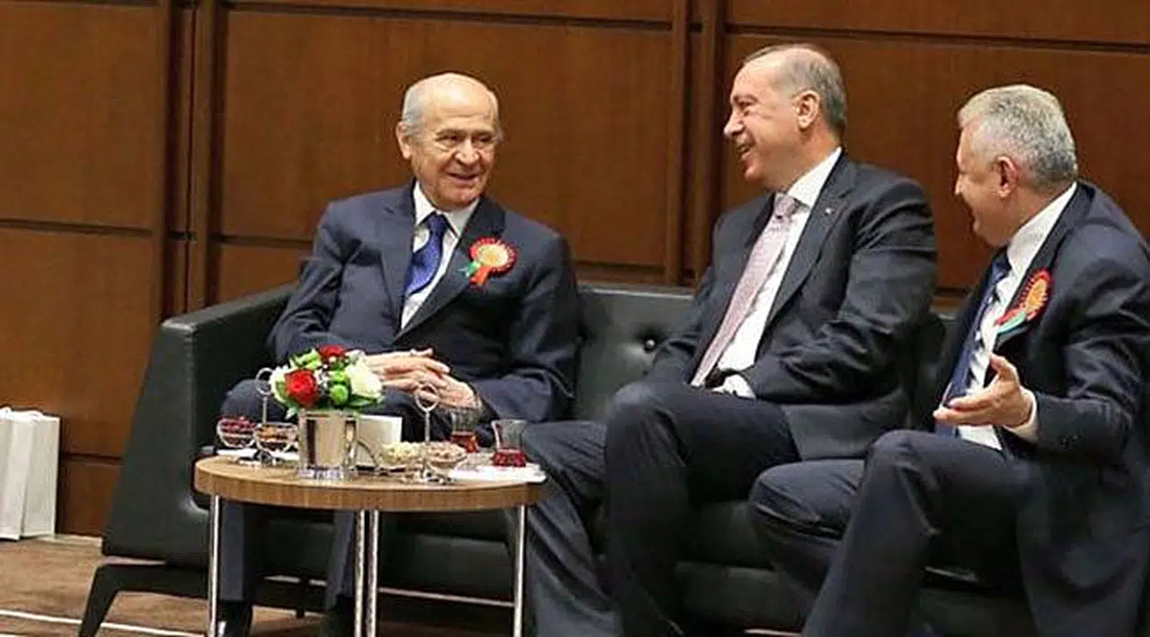 Meclis'te 'Uyum Yasası' Zirvesi